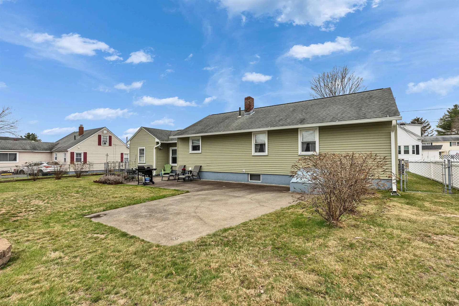 24 Dexter Street Nashua NH 03060