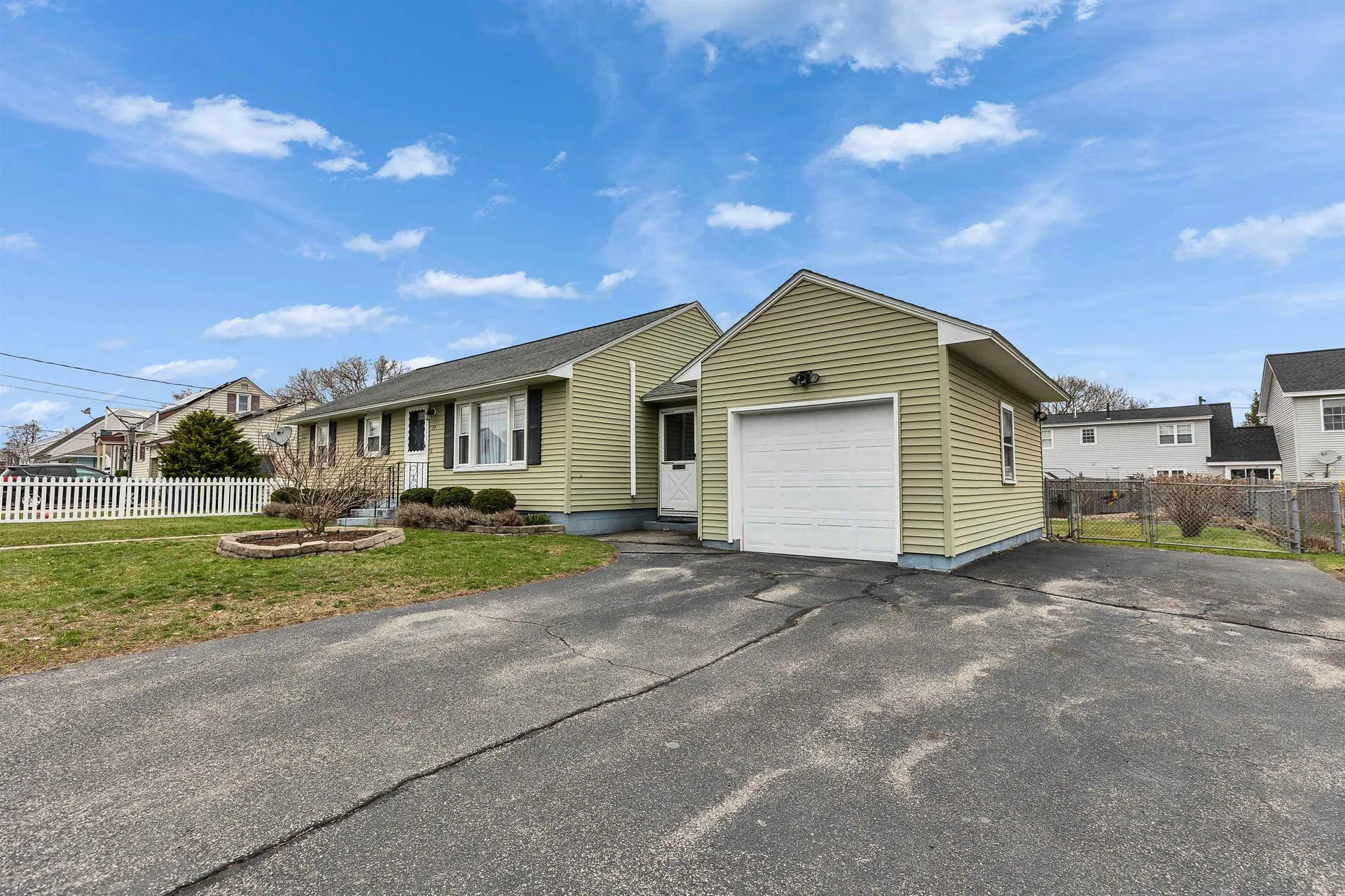 24 Dexter Street Nashua NH 03060