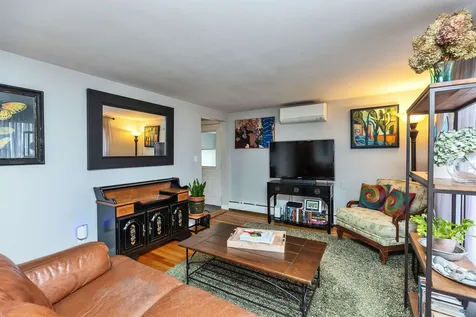 24 Dexter Street Nashua NH 03060