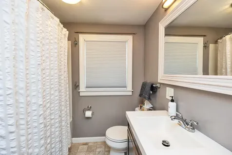 24 Dexter Street Nashua NH 03060