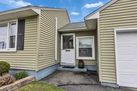24 Dexter Street Nashua NH 03060