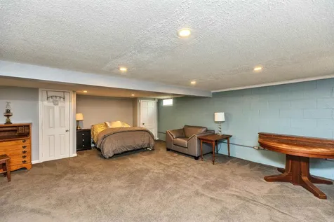 24 Dexter Street Nashua NH 03060
