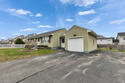 24 Dexter Street Nashua NH 03060