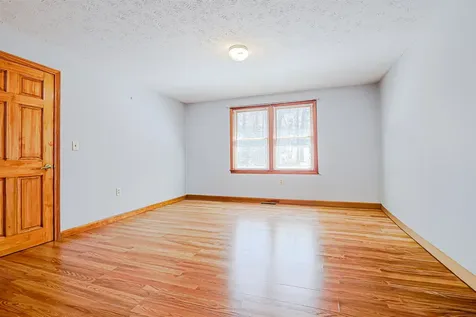 27 Scottsdale Drive Hudson NH 03051