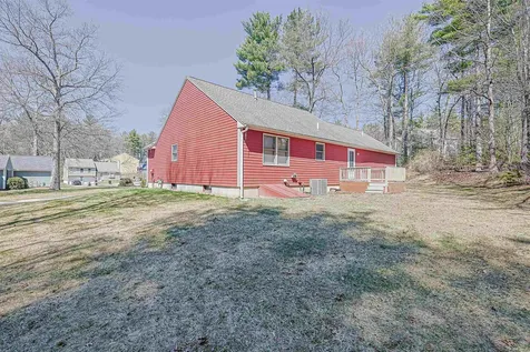 27 Scottsdale Drive Hudson NH 03051