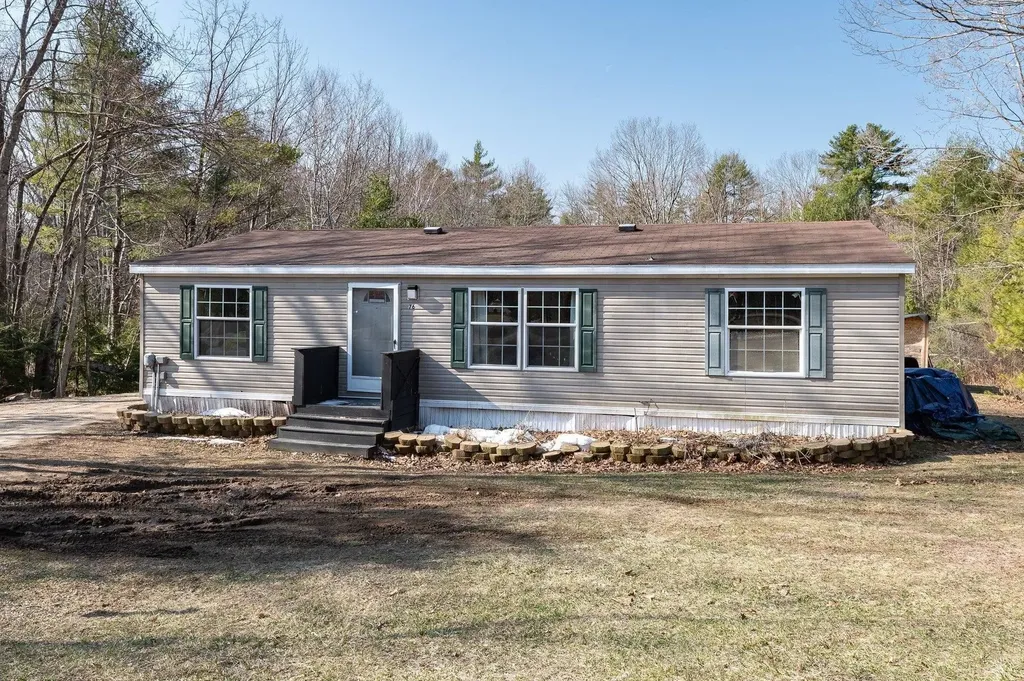 76 Deboer Lane Wakefield NH 03830