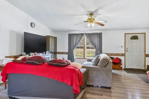 76 Deboer Lane Wakefield NH 03830