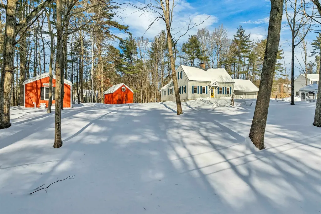 581 East Side Drive Alton NH 03810