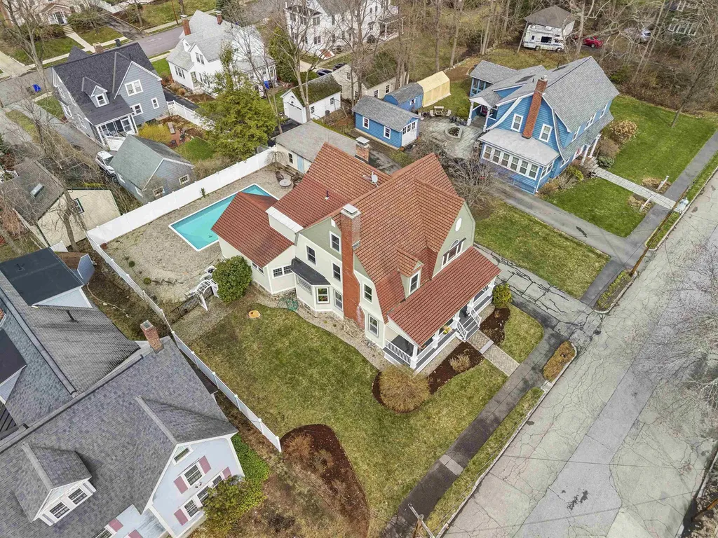 944 Chestnut Street Manchester NH 03104