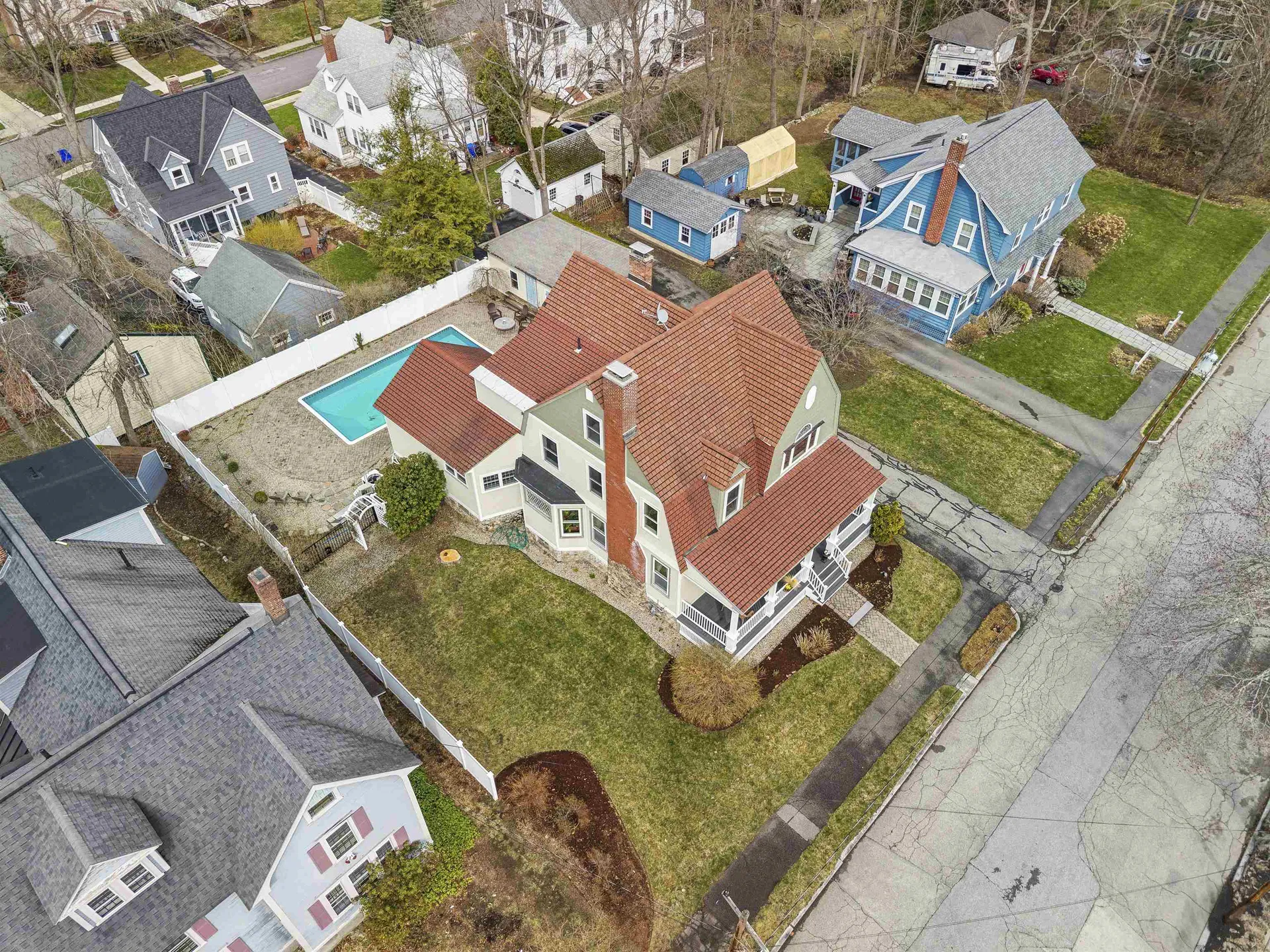 944 Chestnut Street Manchester NH 03104