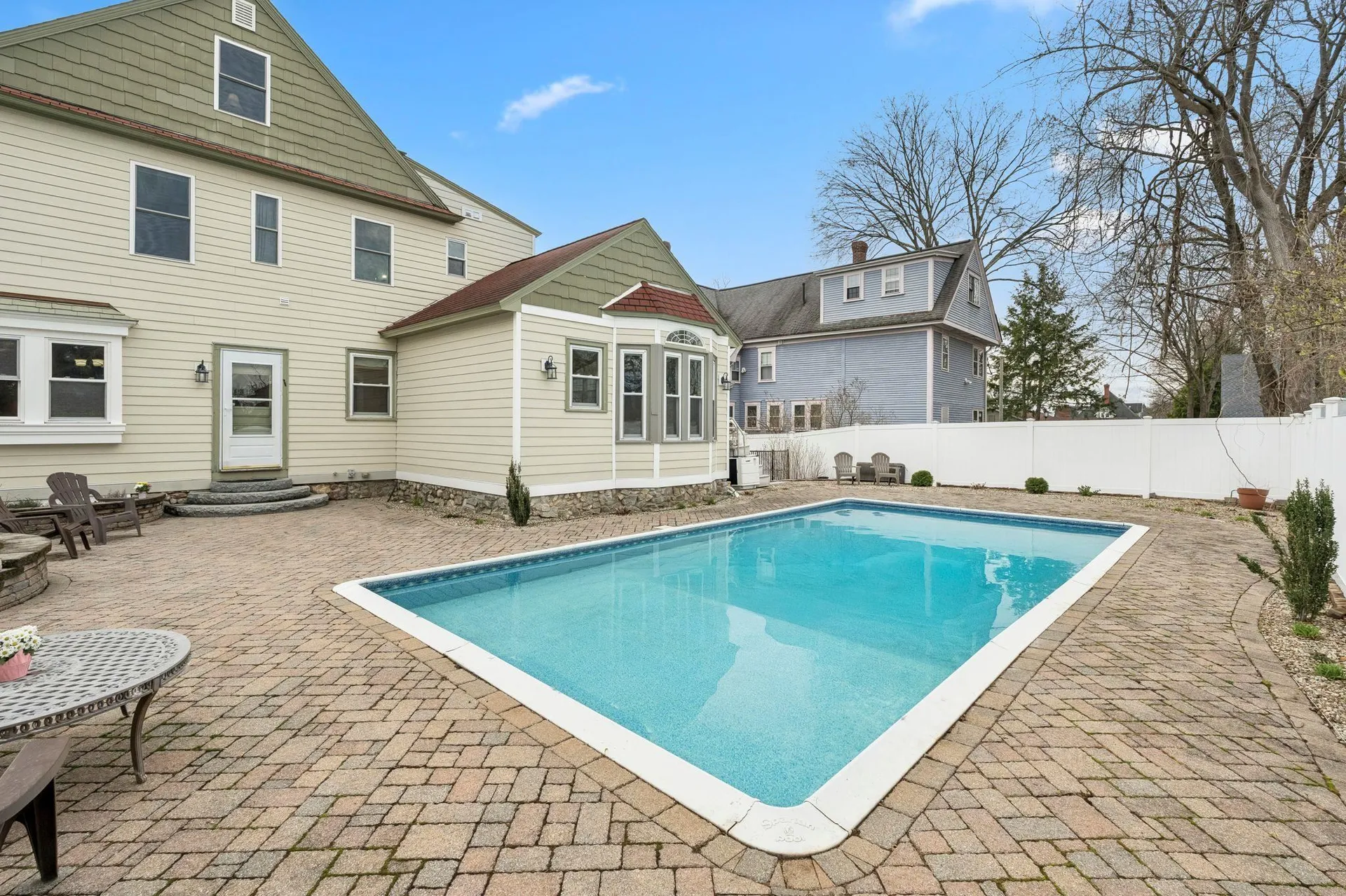 944 Chestnut Street Manchester NH 03104