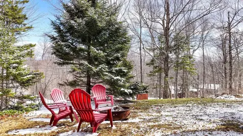 44 Howes Loop Wilmington VT 05363