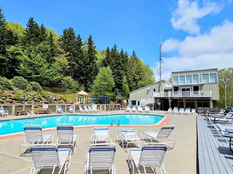 44 Howes Loop Wilmington VT 05363