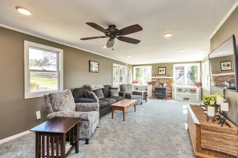 82 Kaufmann Drive Peterborough NH 03458