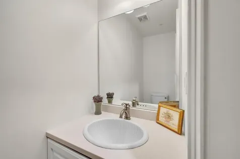 56 Peninsula Drive Stratham NH 03885