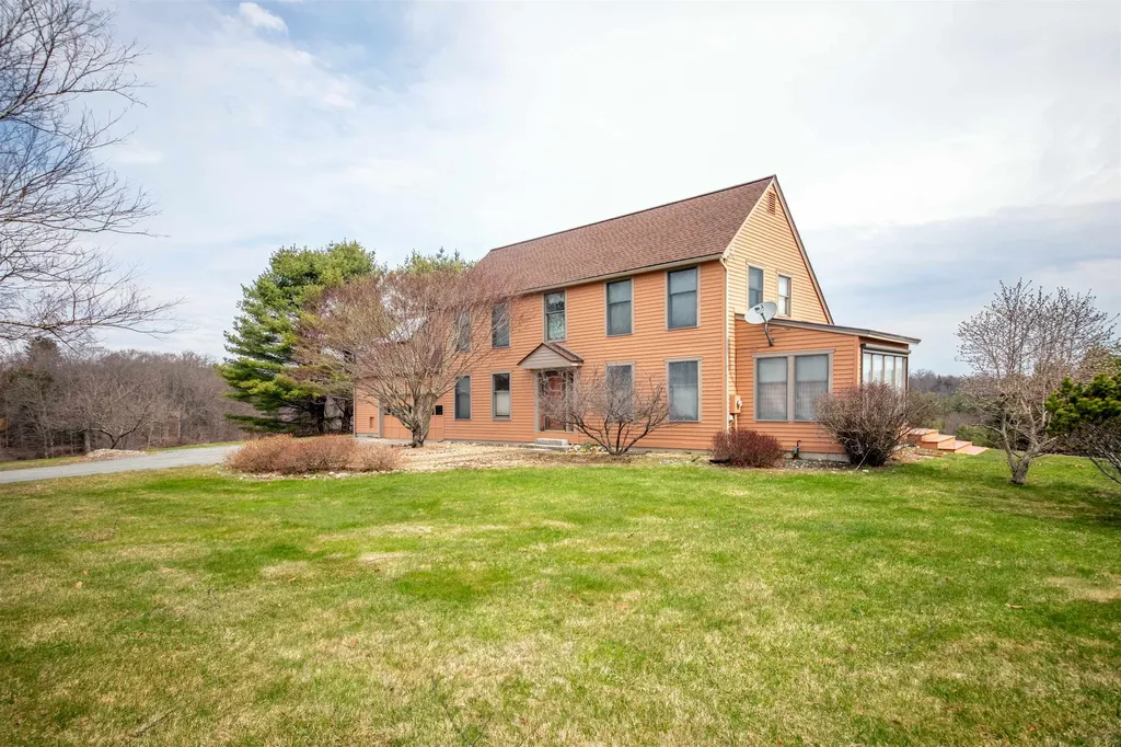 47 Oak Hill Drive Dummerston VT 05301