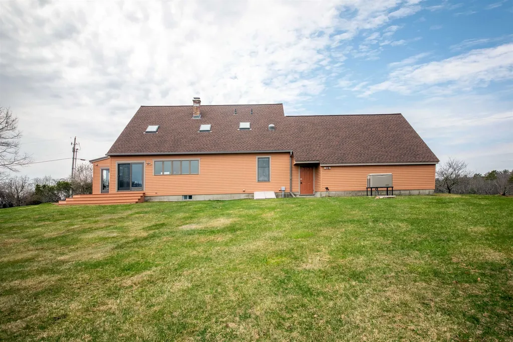 47 Oak Hill Drive Dummerston VT 05301