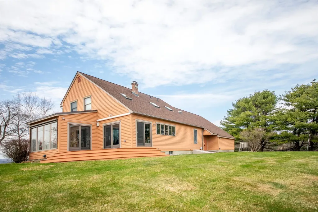 47 Oak Hill Drive Dummerston VT 05301