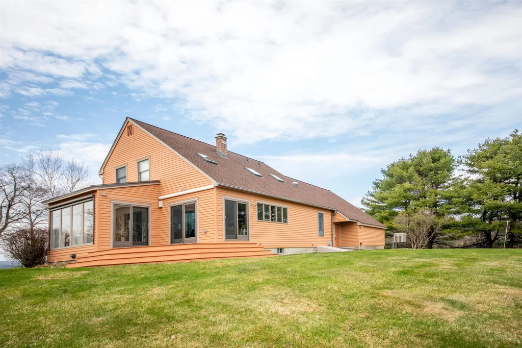 47 Oak Hill Drive Dummerston VT 05301
