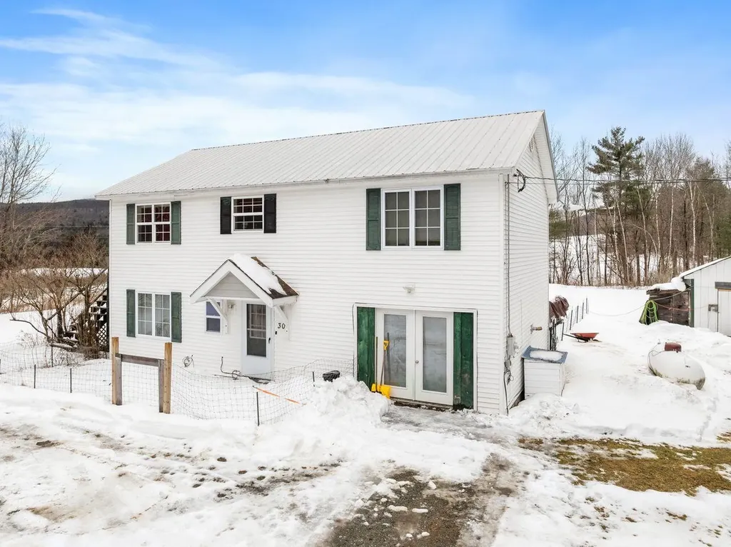 30 Knapp Road Piermont NH 03779