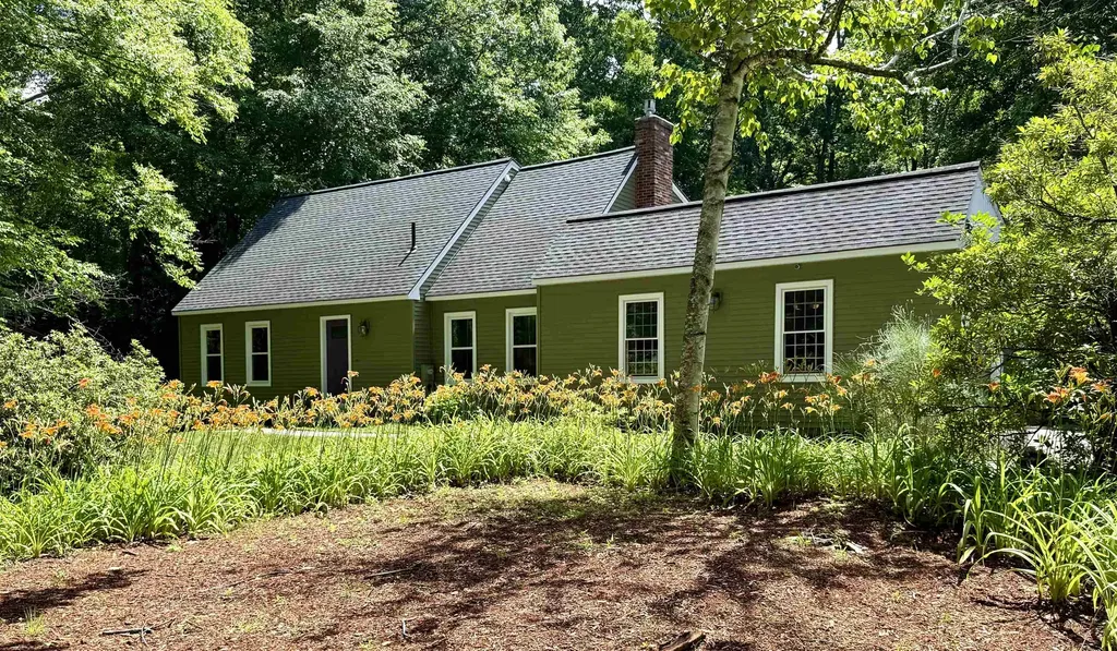 26 Wedgewood Drive Londonderry NH 03053
