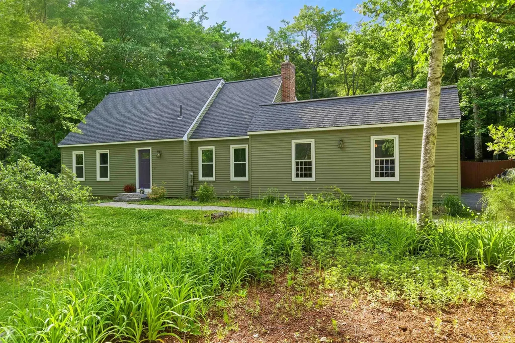 26 Wedgewood Drive Londonderry NH 03053