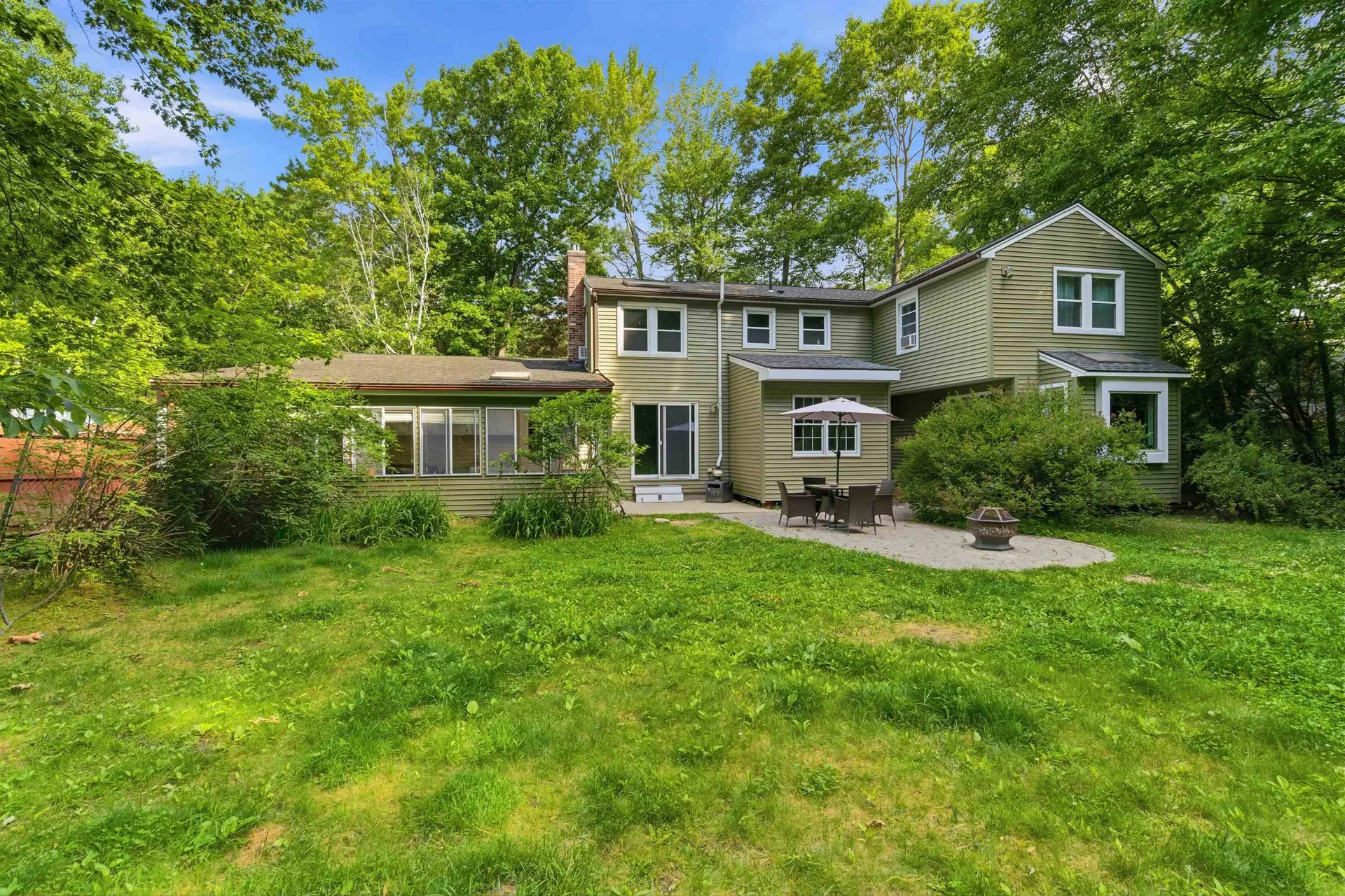 26 Wedgewood Drive Londonderry NH 03053