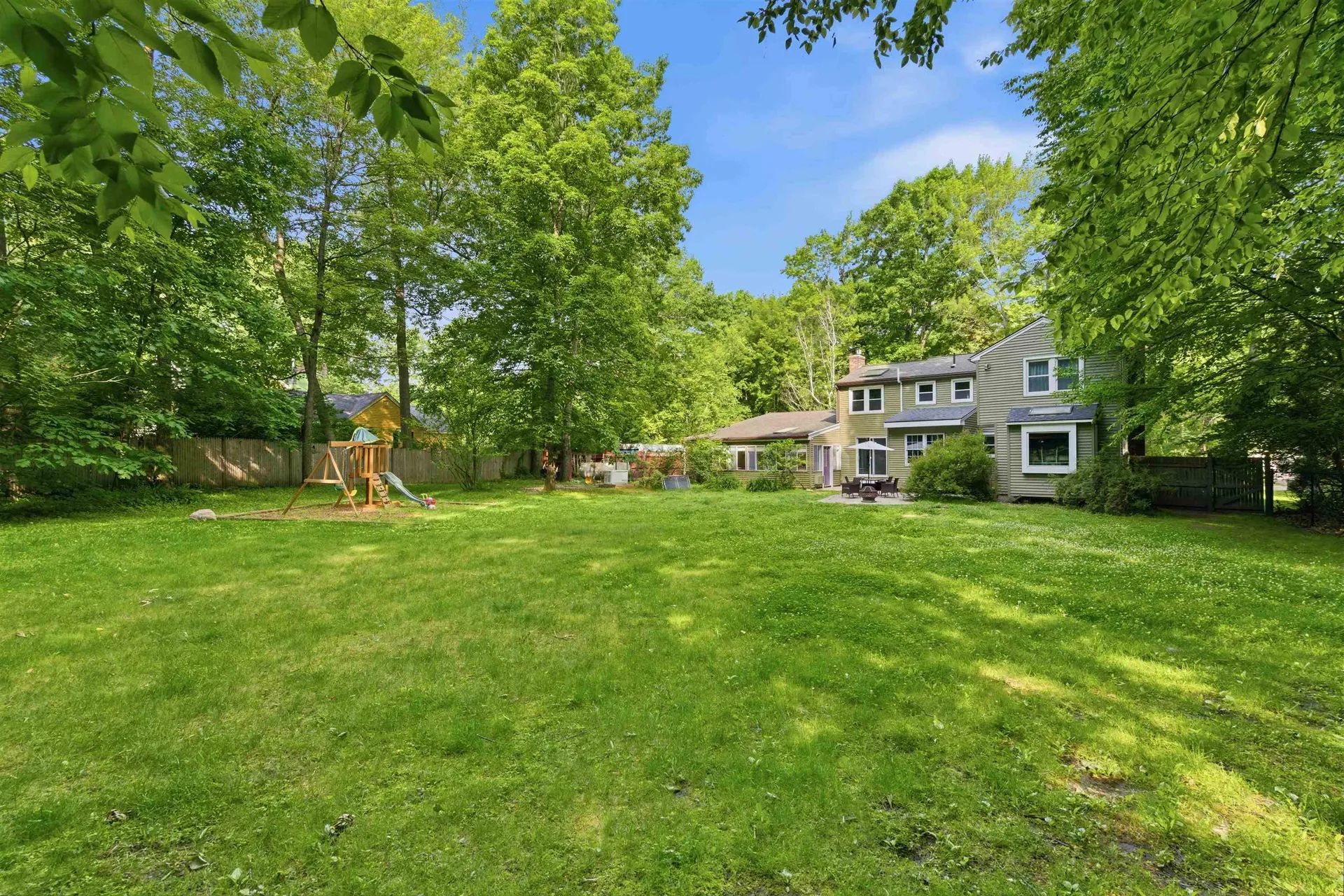 26 Wedgewood Drive Londonderry NH 03053