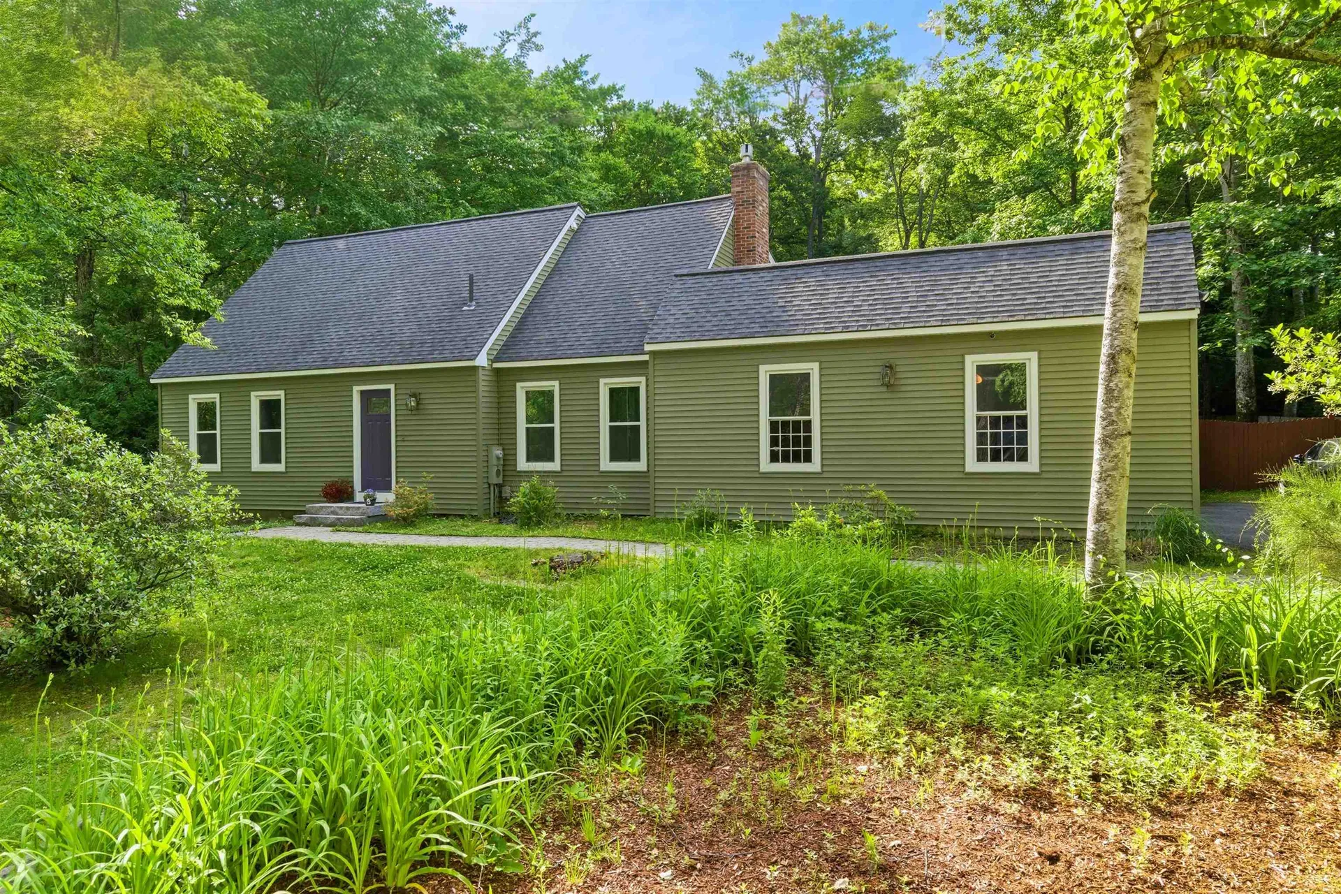 26 Wedgewood Drive Londonderry NH 03053