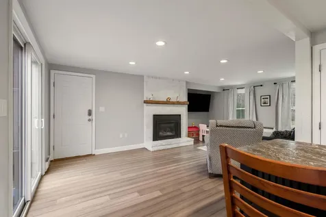 26 Wedgewood Drive Londonderry NH 03053
