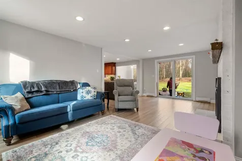 26 Wedgewood Drive Londonderry NH 03053