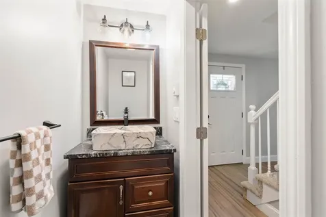 26 Wedgewood Drive Londonderry NH 03053