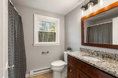 26 Wedgewood Drive Londonderry NH 03053
