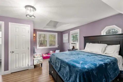 26 Wedgewood Drive Londonderry NH 03053