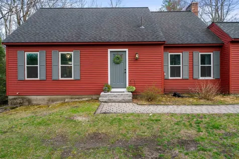 26 Wedgewood Drive Londonderry NH 03053