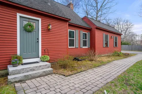 26 Wedgewood Drive Londonderry NH 03053