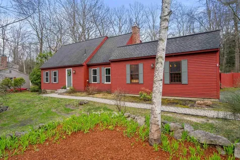 26 Wedgewood Drive Londonderry NH 03053