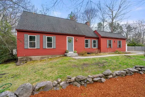 26 Wedgewood Drive Londonderry NH 03053