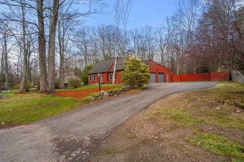 26 Wedgewood Drive Londonderry NH 03053