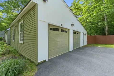 26 Wedgewood Drive Londonderry NH 03053