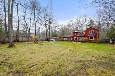 26 Wedgewood Drive Londonderry NH 03053