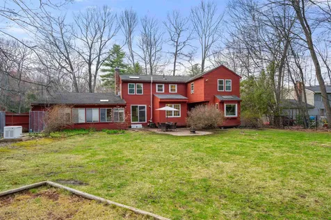 26 Wedgewood Drive Londonderry NH 03053
