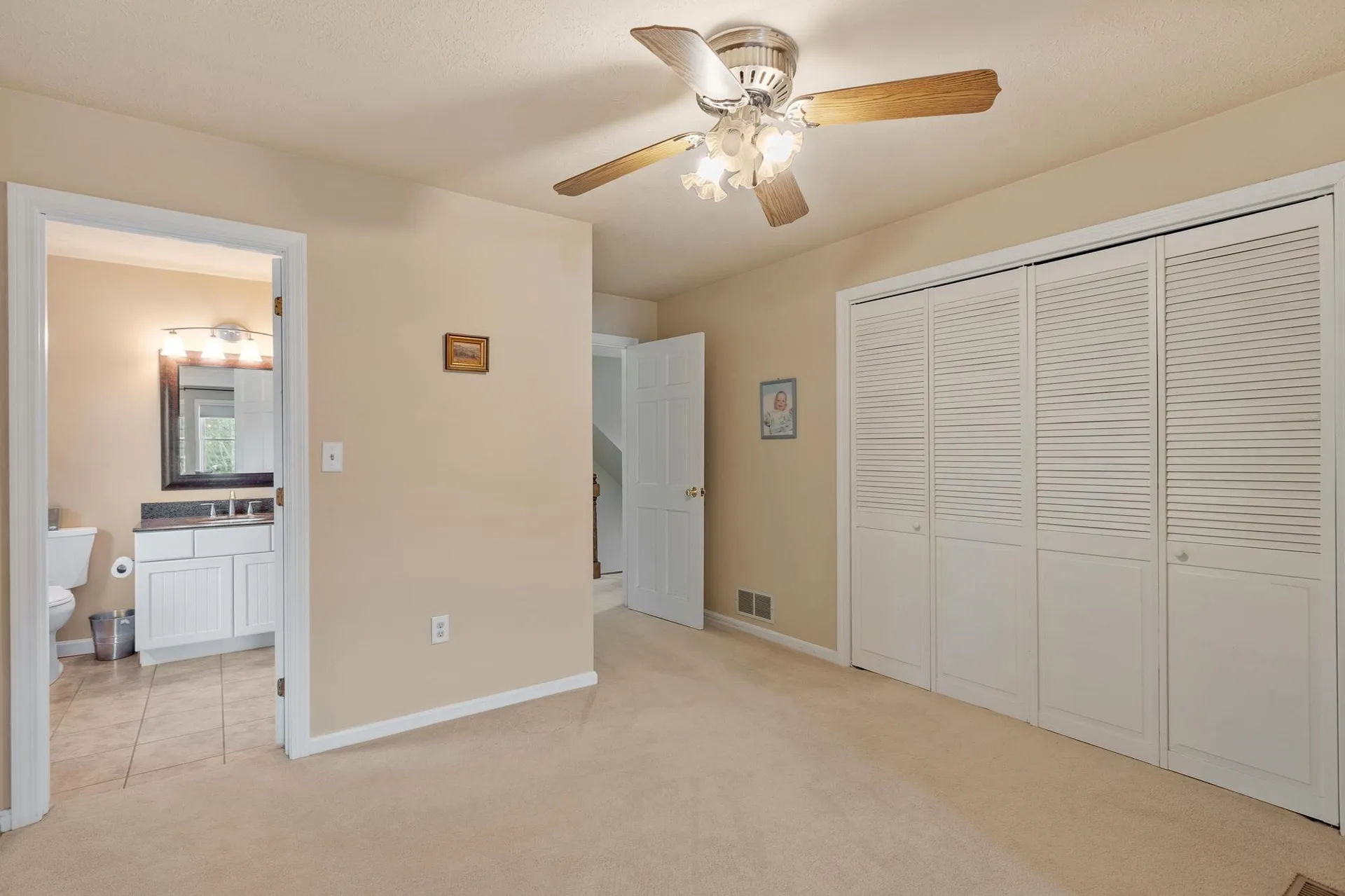 17 Bicentennial Drive Nashua NH 03062