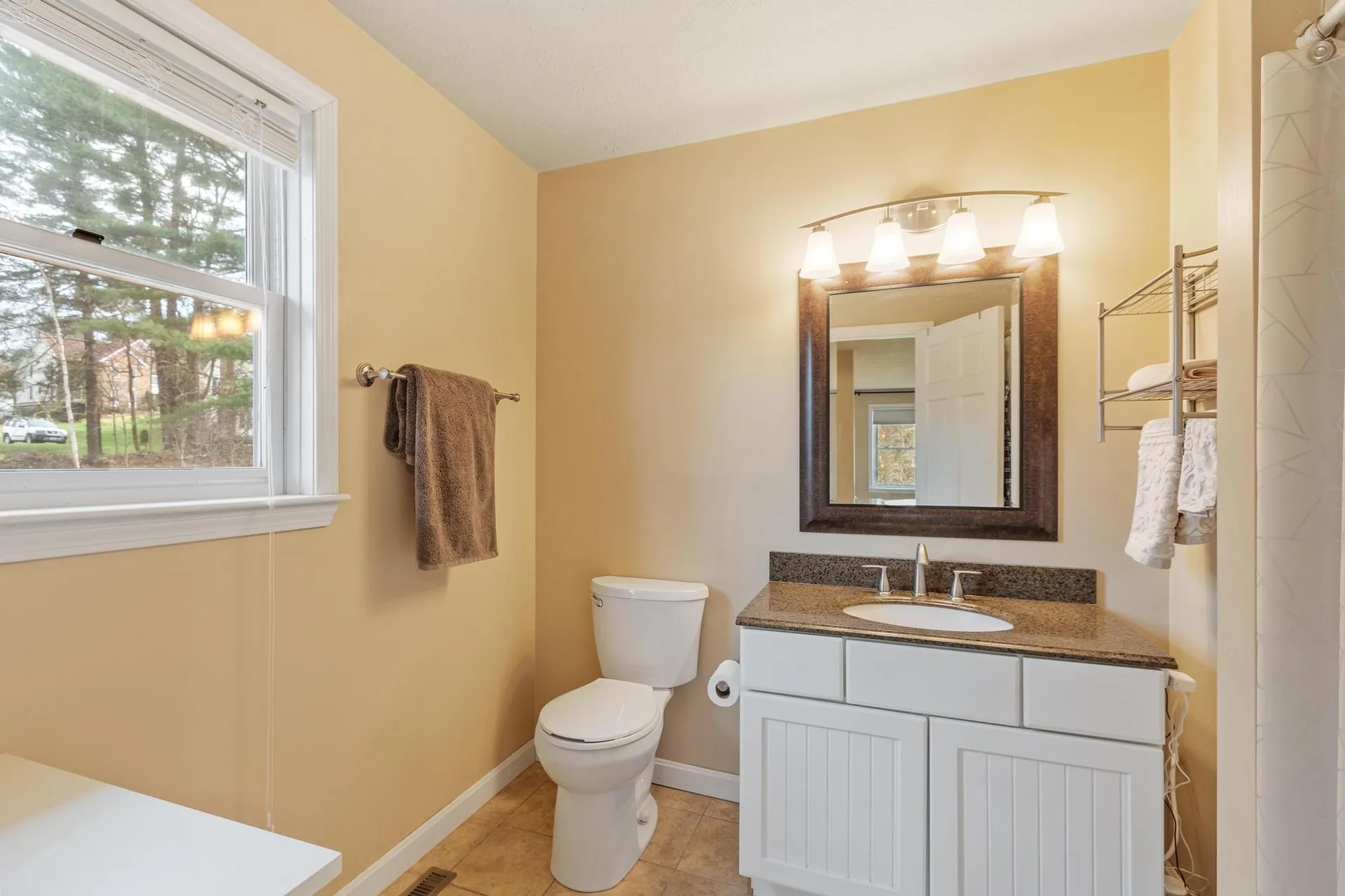 17 Bicentennial Drive Nashua NH 03062