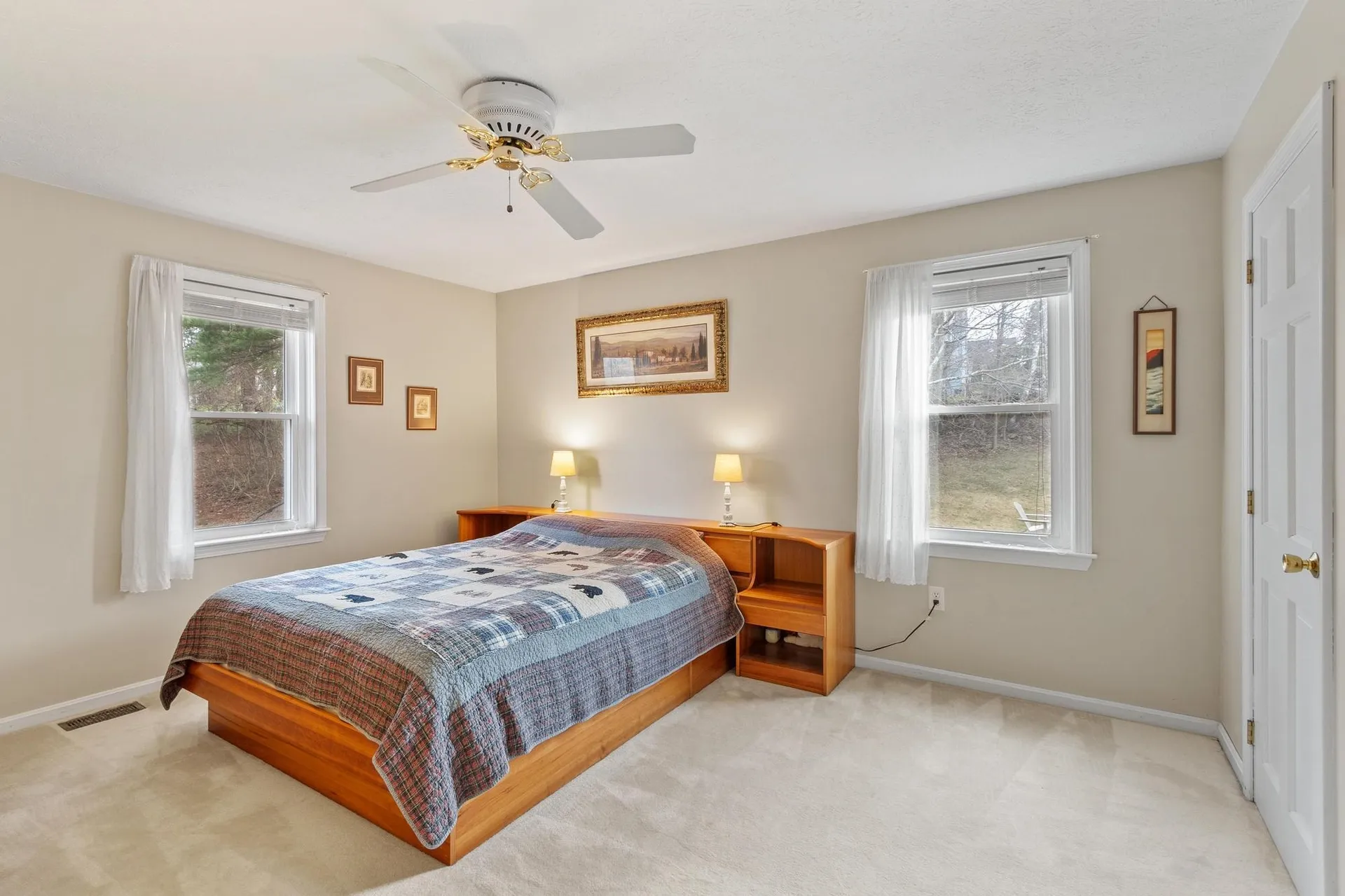 17 Bicentennial Drive Nashua NH 03062