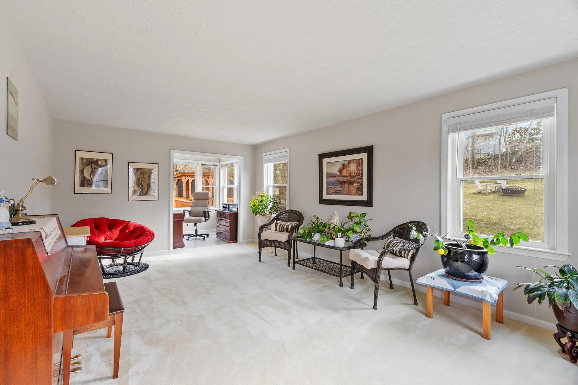 17 Bicentennial Drive Nashua NH 03062