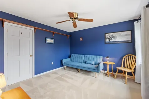 17 Bicentennial Drive Nashua NH 03062