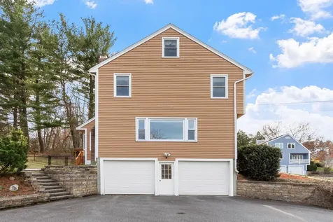 17 Bicentennial Drive Nashua NH 03062