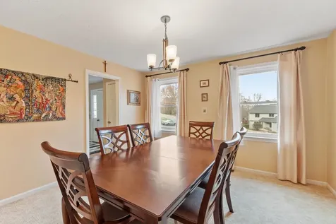 17 Bicentennial Drive Nashua NH 03062