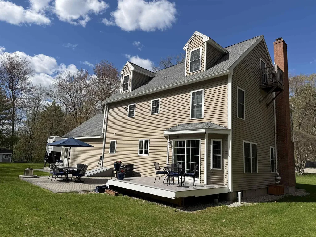 28 Fieldstone Drive Dover NH 03820